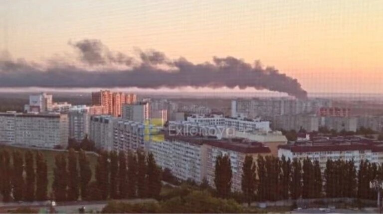Нафтові сховища в Твері та Ставропольському краї охоплені вогнем після атак безпілотників у Росії. 5
