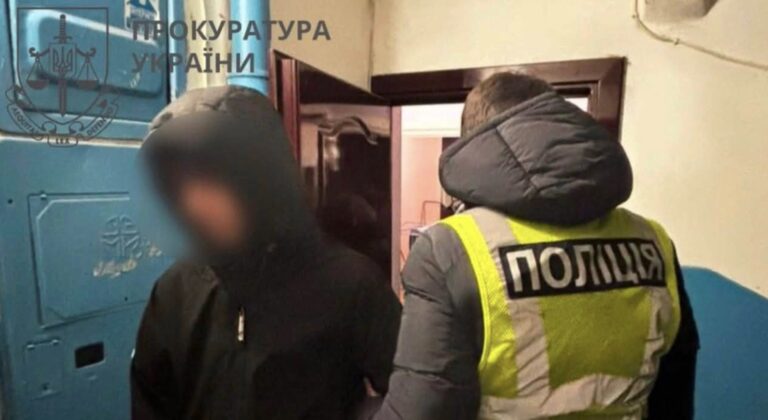 Замах на вбивство безпритульного: двоє прикарпатських школярів постануть перед судом 1 Замах на вбивство безпритульного: двоє прикарпатських школярів постануть перед судом 1
