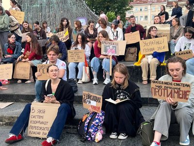 В Україні тривають протести проти відставки Федорова. День шостий