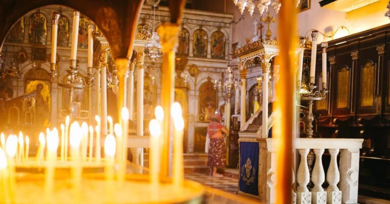 25 липня в Україні відзначають церковне свято в честь ікони Божої Матері "Страсна" та пам'ять мучеників Прокла та Іларія. 3