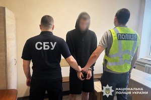 Не "смачний" заголовок, але ось варіант, який відповідає тексту: Хмельницький юнак: чим закінчилася димова витівка з авто захисників 6