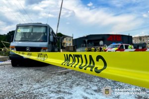Страшна аварія на Рівненщині: маршрутка врізалася в потяг, є жертви. 12
