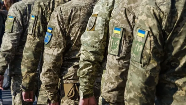 Чи чинять командири тиск на військових через протести з картону? Офіс президента та “Мадяр” дали відповідь