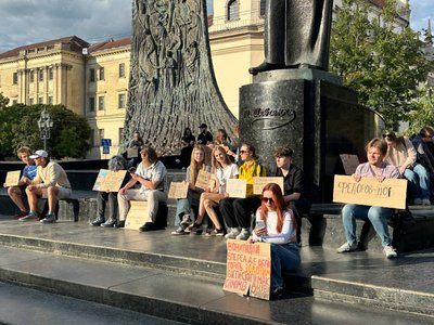 У Києві та регіонах сьомий день тривають протести проти відставки Федорова з посади міністра оборони