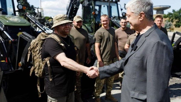 Шість відділів одержать екскаватори від Фонду Порошенка