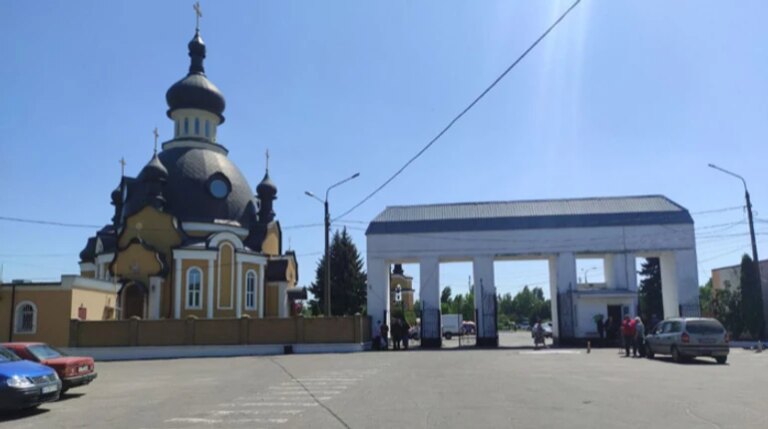 ЗМІ: На ремонт київського цвинтаря завищили вартість будматеріалів у півтора раза 15