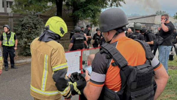Рятувальники завершили пошуково-рятувальні операції на Київщині після удару російської ракети, повідомляє ДСНС