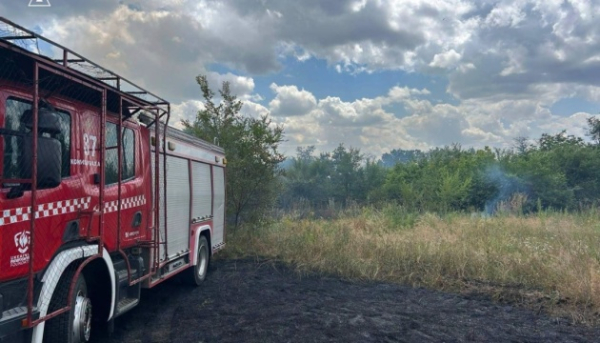 На Запоріжжі беспілотник атакував рятувальників, які гасили пожежу