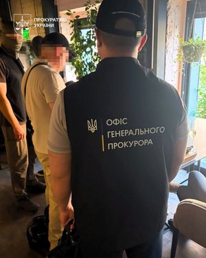 Адвокат-хабарник: 14 тисяч доларів за "вирішення" справи в суді – як це працює 10