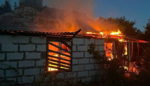 У Черкаській області внаслідок нічного нападу постраждали житлові споруди та сільськогосподарське підприємство.