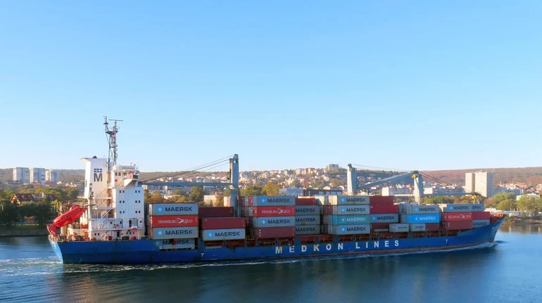 Maersk зупиняє діяльність в порту Чорного моря через посилення атак з боку РФ. 2