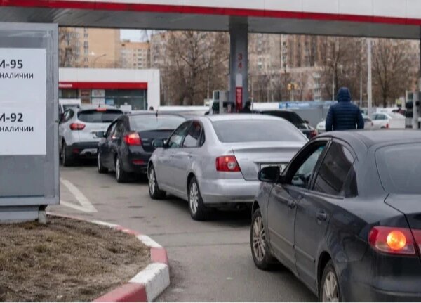 Ексклюзивні новини України 27 Російські підприємці виставляють на продаж автозаправні станції через дефіцит пального