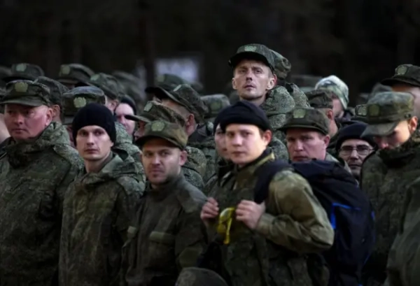 Російські військові у формі