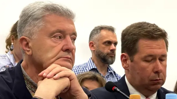 "Моя перемога стане перемогою Зеленського". Як суд вчергове не скасував санкції проти Порошенка 9 Петро Порошенко та Ілля Новіков, 30 червня 2026 року, Київ