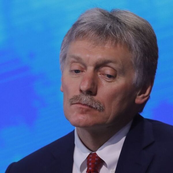 У Кремлі розгледіли “подвійність” у підході Трампа до України: висловлювання Пєскова