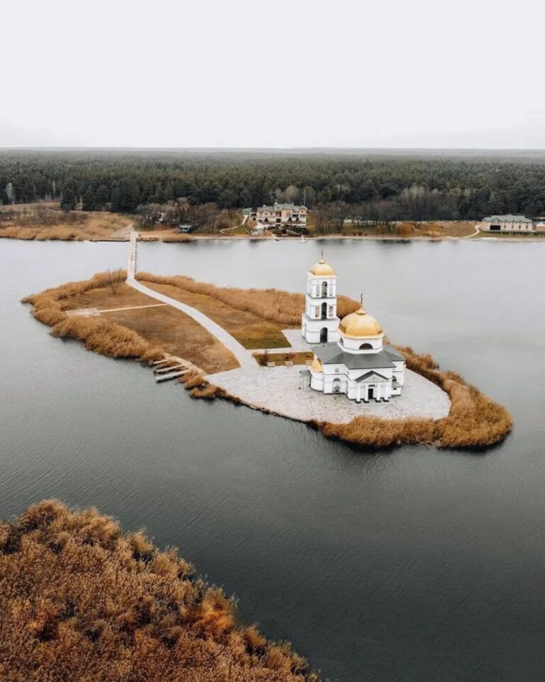 10 маловідомих архітектурних шедеврів України, які варто відвідати хоча б одного разу 46 10 маловідомих архітектурних шедеврів України, які варто відвідати хоча б одного разу 7