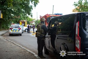 Закарпатська поліція: як затримали чоловіка зі зброєю 16