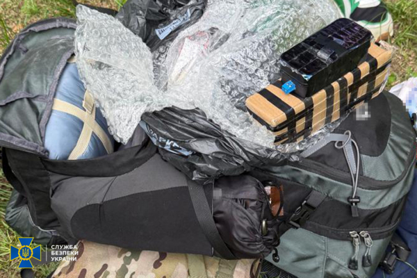 На Чернігівщині було виявлено та затримано зрадників, які планували зійти з колії вантажний поїзд. 7