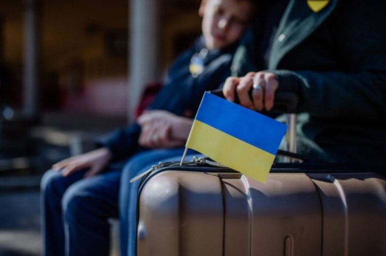 Українцям в Європі: соціальні виплати скасують, якщо відмовитеся працювати 12 Українцям в Європі: соціальні виплати скасують, якщо відмовитеся працювати 12