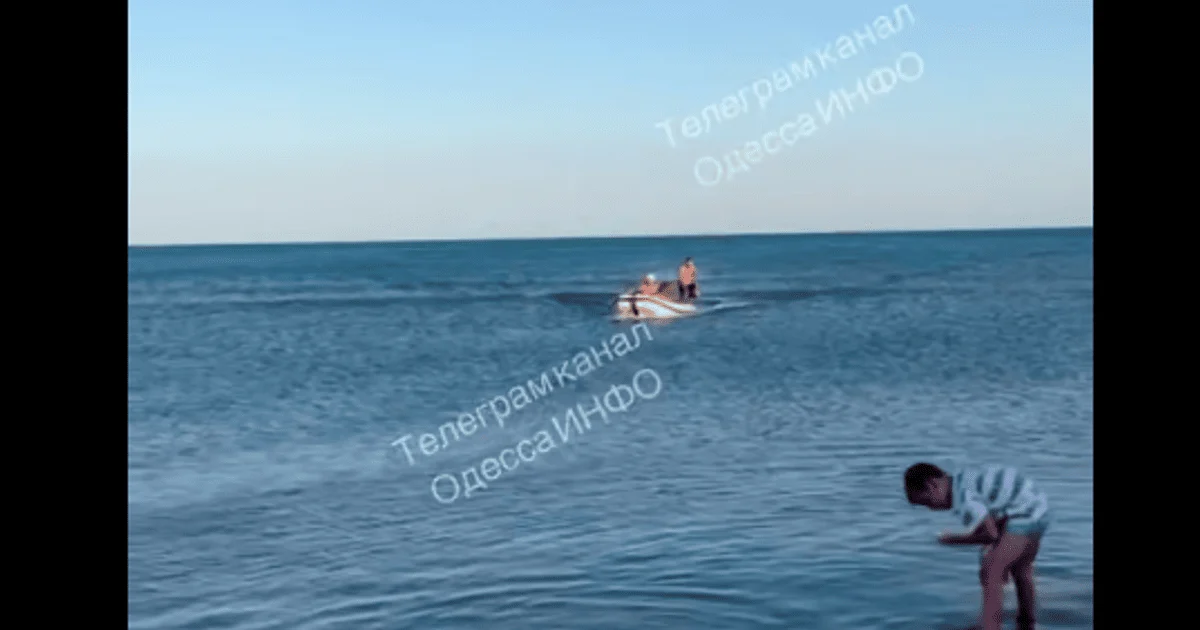 Двоє дорослих та 9-річна дитина опинилися у замінованій зоні моря
