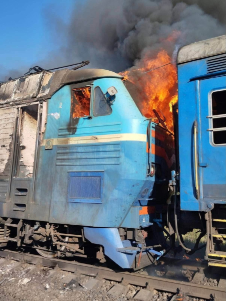 Повітряний удар ворога припав на залізничний склад з пасажирами на Запоріжжі, зазнала травм провідниця 2