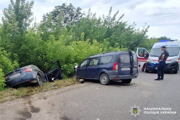 Жахлива трагедія на Буковині: п'яний батько спричинив смертельну ДТП, загинула 11-місячна дитина 1 Жахлива трагедія на Буковині: п'яний батько спричинив смертельну ДТП, загинула 11-місячна дитина 1