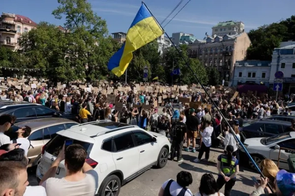 Картонковий протест у Києві 