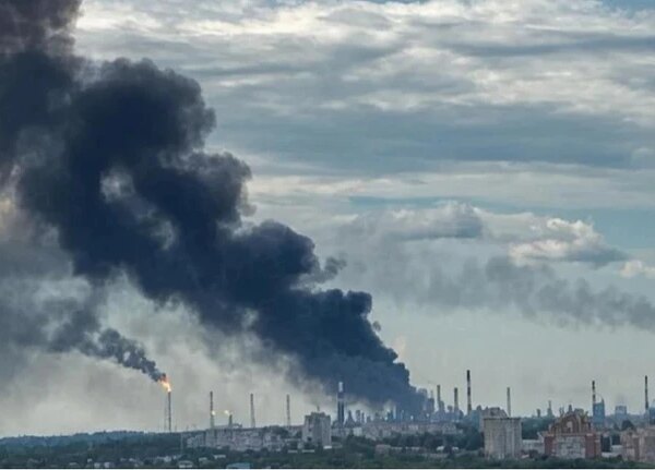 Понад третину російської нафтопереробки зупинено внаслідок українських атак