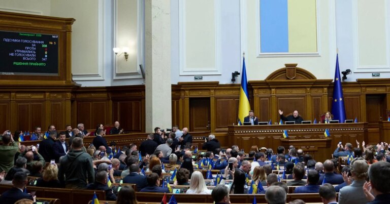 Зеленський обрав нового голову уряду: Парламент одержав пропозицію щодо кандидатури на посаду прем'єр-міністра. 4 Зеленський обрав нового голову уряду: Парламент одержав пропозицію щодо кандидатури на посаду прем'єр-міністра. 4