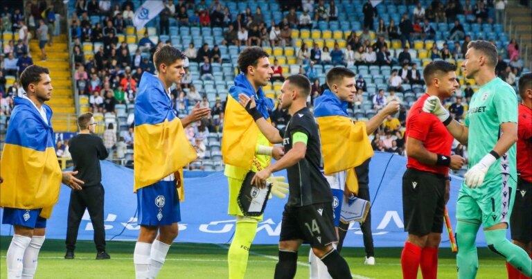 "Динамо" направило запит до УЄФА стосовно прапора РФ, показаного вболівальниками ПАОКа 10