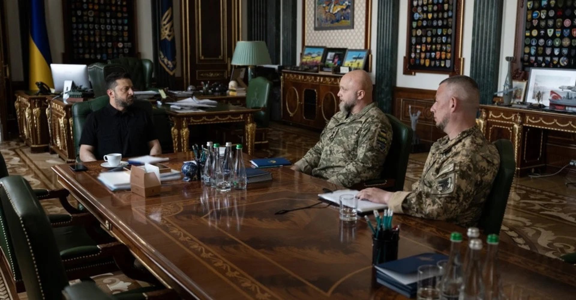 Оновлення ситуації на фронті: Зеленський провів нараду з військовим командуванням 2