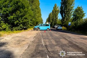 На Рівненщині три автівки зіткнулися: страшна ДТП та її наслідки 5