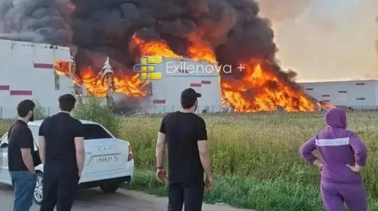 Масовані атаки безпілотників на столицю: загоряння на нафтосховищі та складському комплексі Wildberries 11