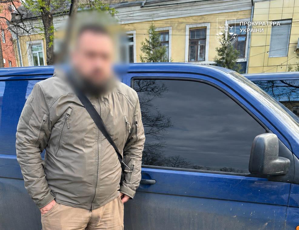 У Києві екссуддя Тандир разом зі спільниками незаконно заволодів п'ятьма квартирами померлих громадян. 8
