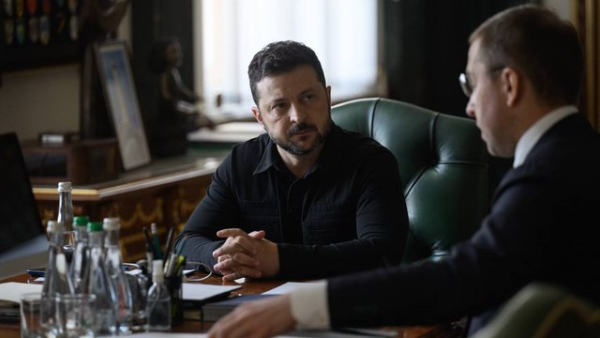 Зеленський: Усі варіанти співпраці з партнерами слід використати для закриття оборонних потреб.