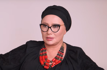 Олена Мозгова, кадр з -->відео