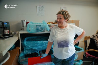 Голова Uniters Галина Андрушков розповідає, що, наприклад, грошей на ліки для українців, які потребують вартісного лікування, у фонді станом на липень вистачить ще на наступні три місяці. Що робити далі, керівниця фонду поки не знає
