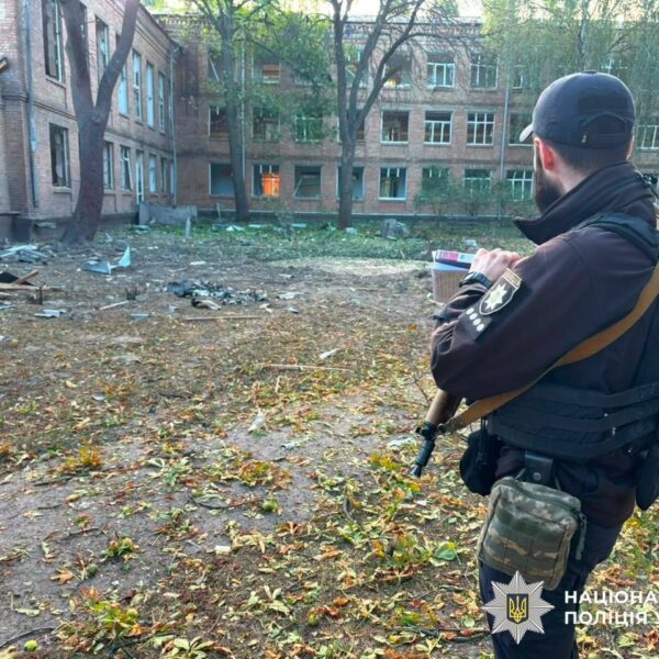 Чотири столичні райони зазнали пошкоджень через нічний обстріл.