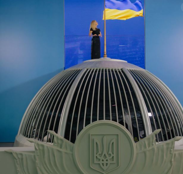 Відвідати купол Верховної Ради, вишневий сад, пролетіти над Черкащиною, почути дитячі мрії – у столиці презентували вражаючу експозицію 13