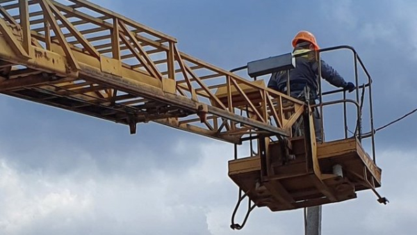 Аварійні перебої з електропостачанням зафіксовані на Оболоні та Подолі у Києві, повідомляє ДТЕК.