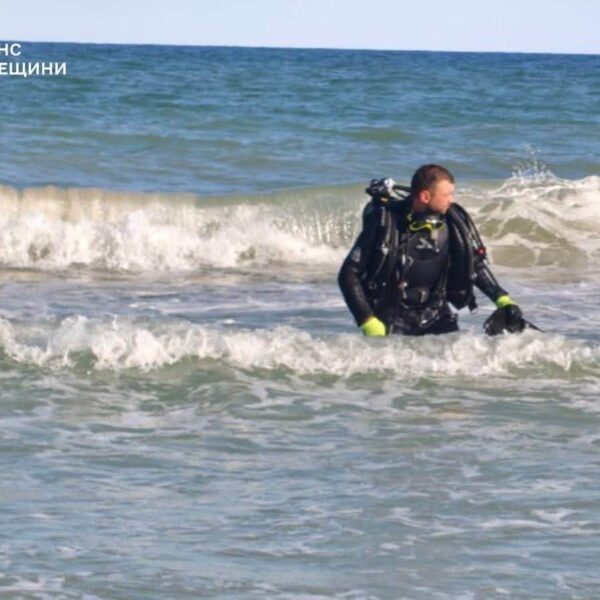 Ексклюзивні новини України 51 На Одещині виявлено тіло юнака, який стрибнув з пристані та…