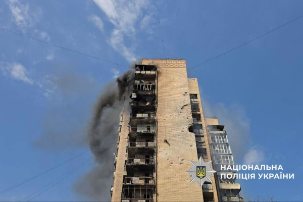 Внаслідок авіаудару РФ у Краматорську кількість постраждалих сягнула 24: поліція оприлюднила кадри з місця подій. 10 Внаслідок авіаудару РФ у Краматорську кількість постраждалих сягнула 24: поліція оприлюднила кадри з місця подій. 10