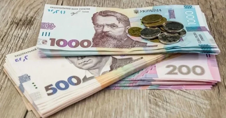 Пенсіонери, яким виповнилося 60 років, не всі отримають виплати: хто може залишитися без фінансової допомоги 7