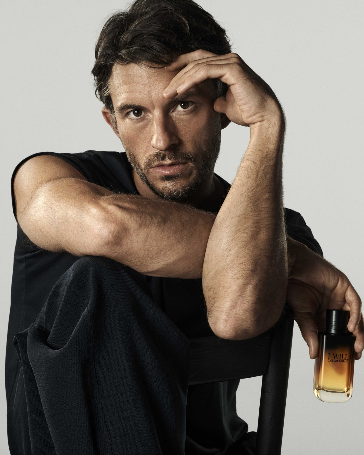 Джонатан Бейлі — обличчя парфуму I Will від Giorgio Armani: подробиці рекламної кампанії 2026 року 5 Джонатан Бейлі — обличчя парфуму I Will від Giorgio Armani: подробиці рекламної кампанії 2026 року1