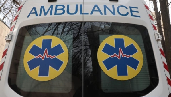 За даними ЗМІ, в Сумах п’ятеро людей постраждали внаслідок авіаударів, завданих російськими військами.