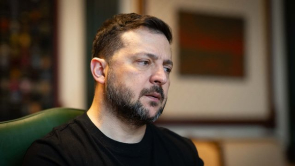 Зеленський: Українські оборонні сили завдали ударів по двох російських нафтопереробних заводах та військових катерах у Чорному морі. 4