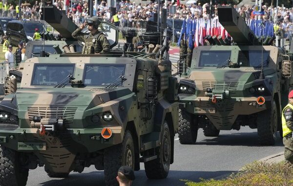Україна не була запрошена на військовий парад у Польщі