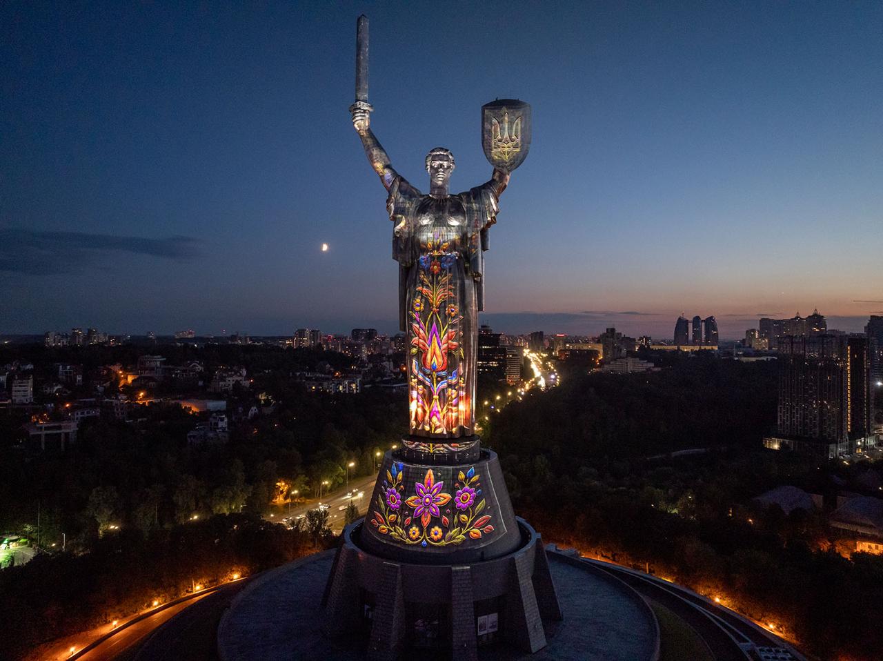 Звернення проти збільшення вартості проїзду за кілька годин набрало потрібну кількість голосів 8 На Батьківщині-Матері запустили світлове шоу «Майбутнє пам’ятає»: коли його можна побачити