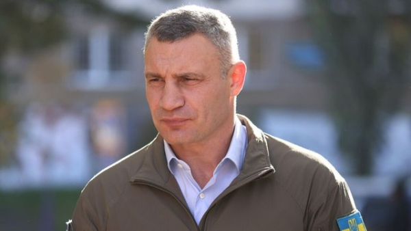Кличко: У Києві, у Дніпровському районі, на подвір'ї житлового будинку знайшли уламки безпілотника. 9