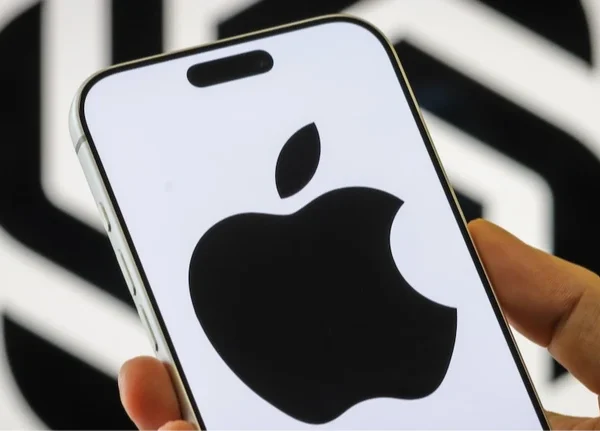 Акції Apple зазнали падіння на 10% через нестачу мікросхем.